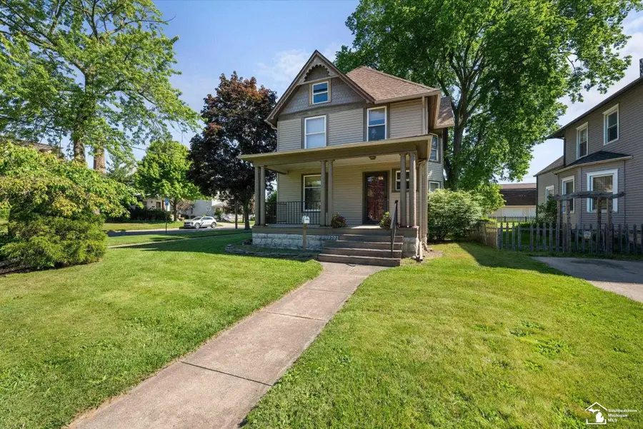 303 E 6th ST, Monroe, MI 48161 - #2