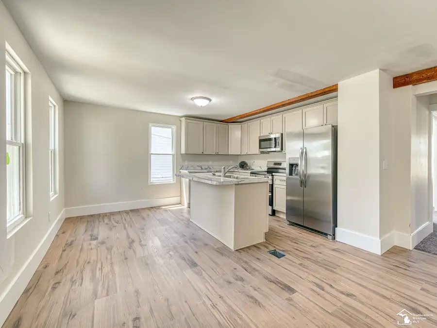 511 Wadsworth ST, Monroe, MI 48161 - #3