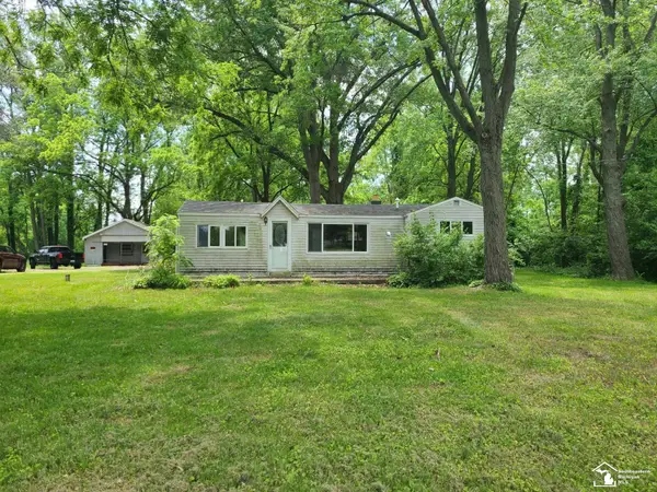 2807 W Smith RD, Lambertville, MI 48144