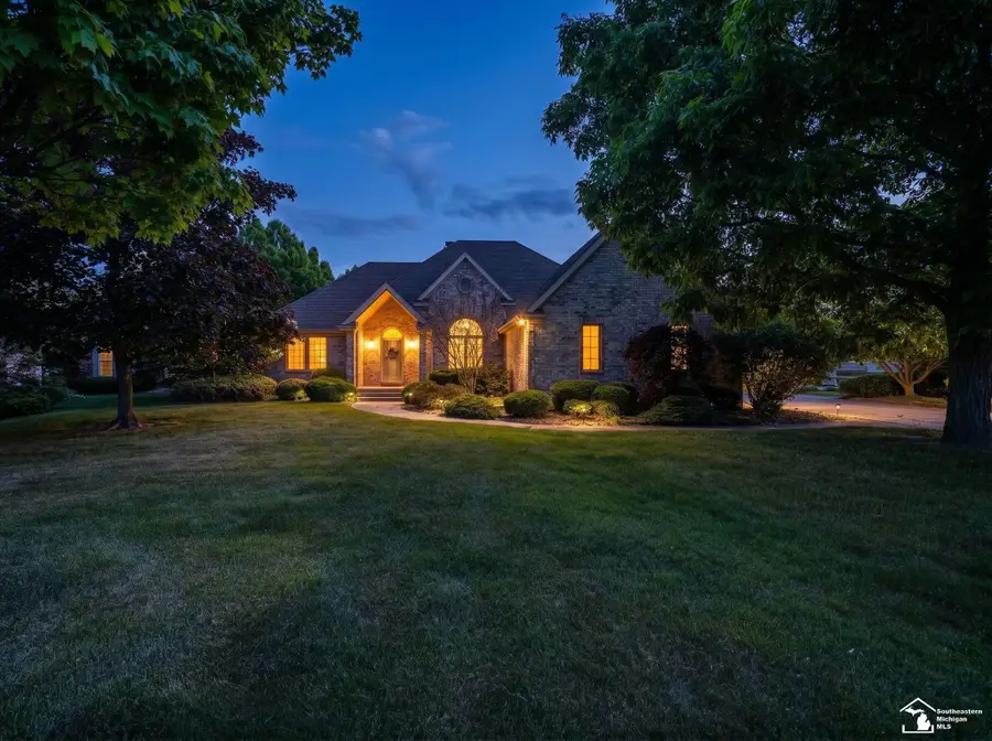 5572 Raven Parkway DR, Monroe, MI 48161 - #2