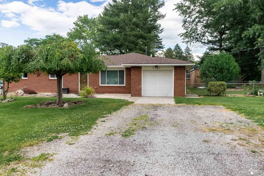 8940 Woodside DR, Temperance, MI 48182 - #2