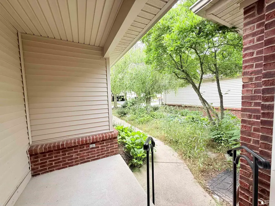 1626 Spruce CT, Temperance, MI 48182 - #3