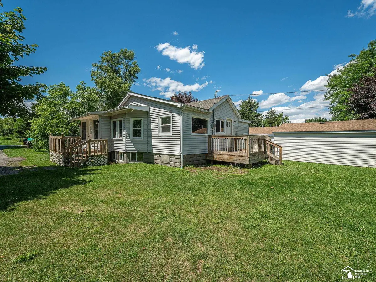 13054 Race ST, South Rockwood, MI 48179 - #1