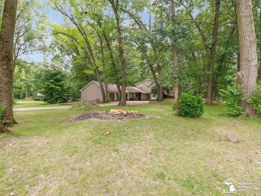 11589 Brookshire DR, Temperance, MI 48182 - #3