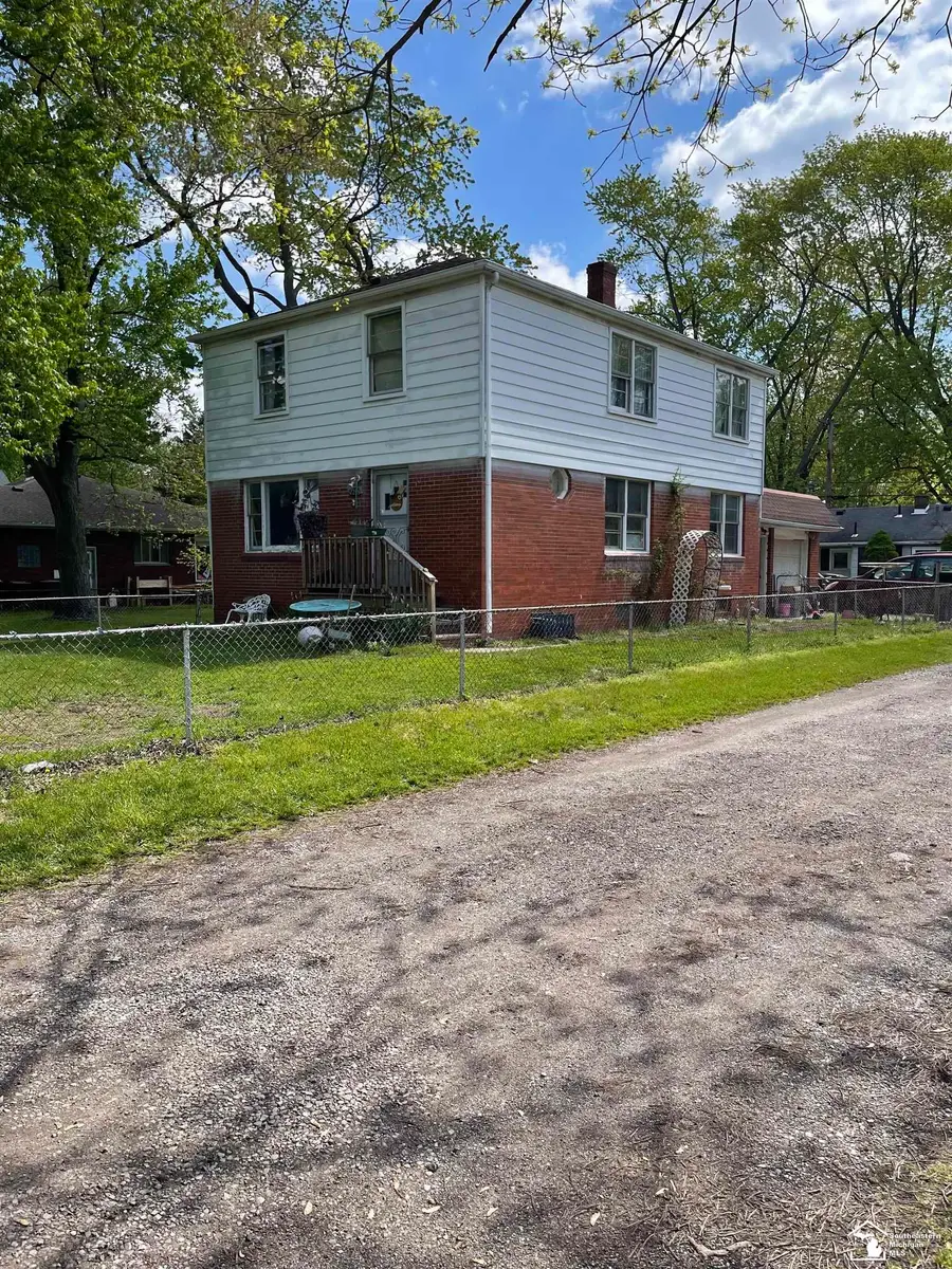 2288 Vivian RD, Monroe, MI 48162 - #3