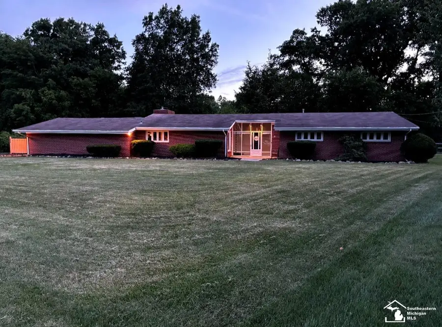 3265 Edgevale DR, Lambertville, MI 48144 - #2