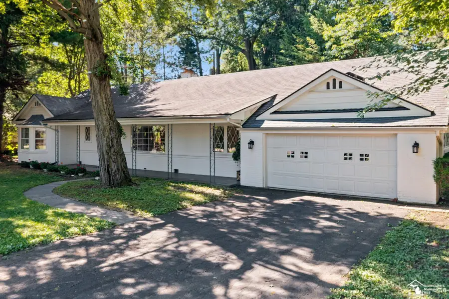 1417 Longfellow DR, Temperance, MI 48182 - #2