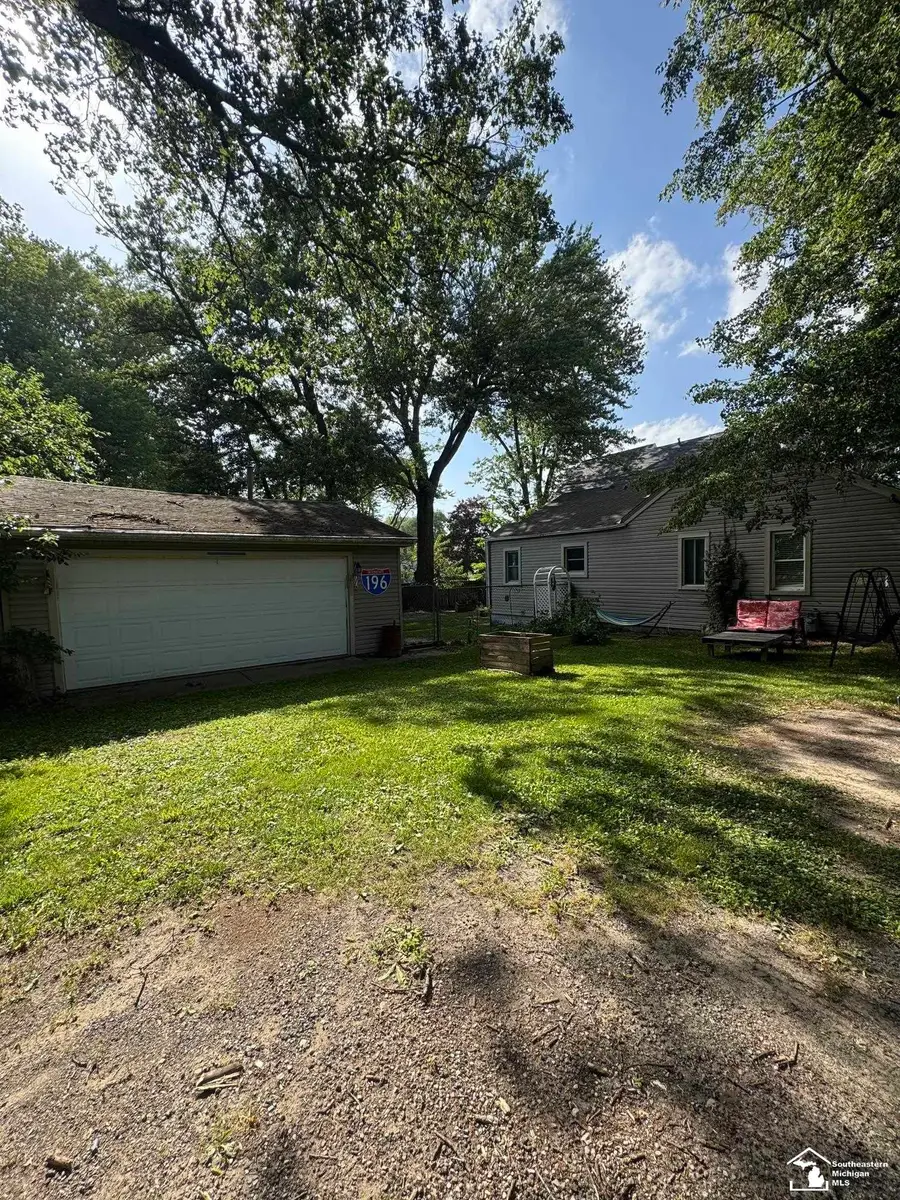 7053 Dunbar AVE, Temperance, MI 48182 - #2