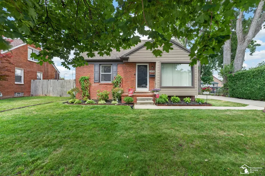 2420 Applewood AVE, Lincoln Park, MI 48146 - #2