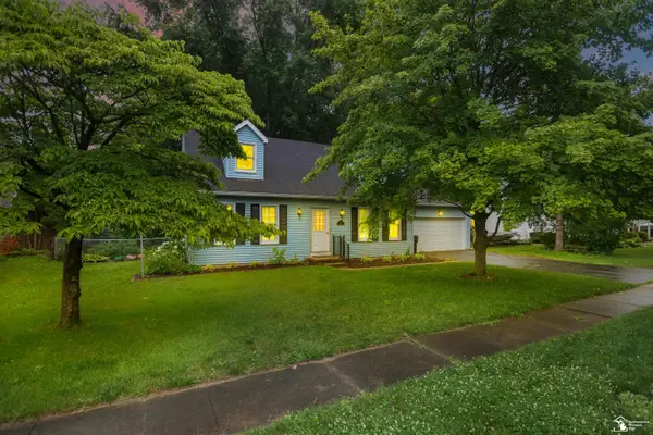 8858 Tanglewood RD, Temperance, MI 48182