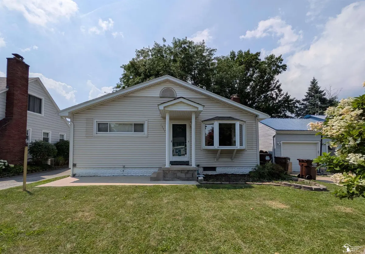 1957 Vivian RD, Monroe, MI 48162 - #1