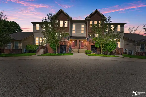 1346 Hillcrest DR, Waterford, MI 48327