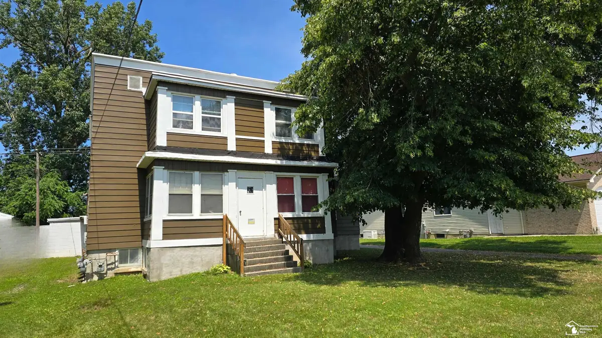 3042 S Custer RD, Monroe, MI 48161 - #1