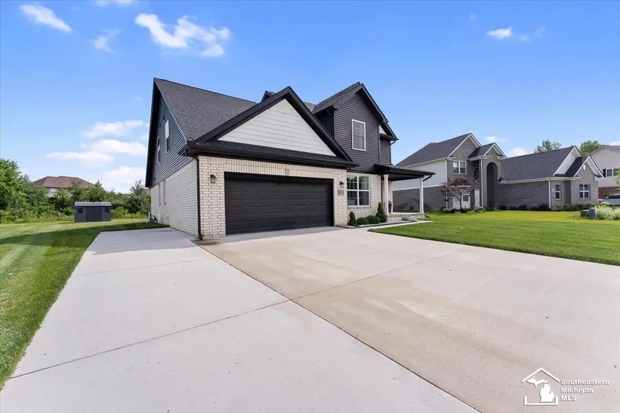 26835 Celtic DR, Flat Rock, MI 48134 - #2