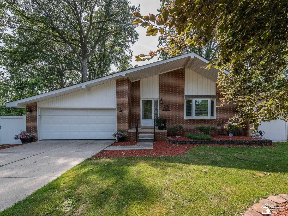 24860 Woodland DR, Brownstown, MI 48134 - #1