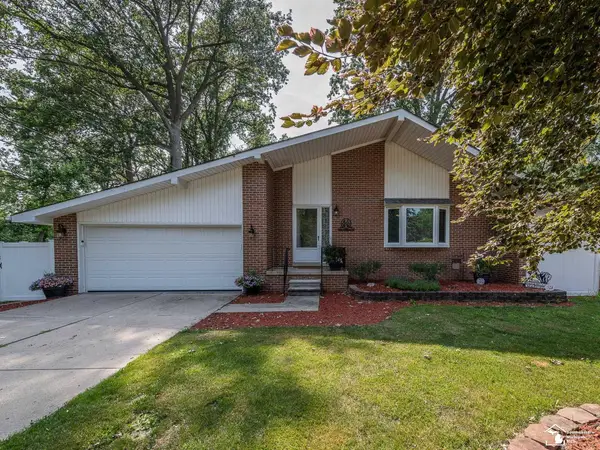 24860 Woodland DR, FlatRock, MI 48134