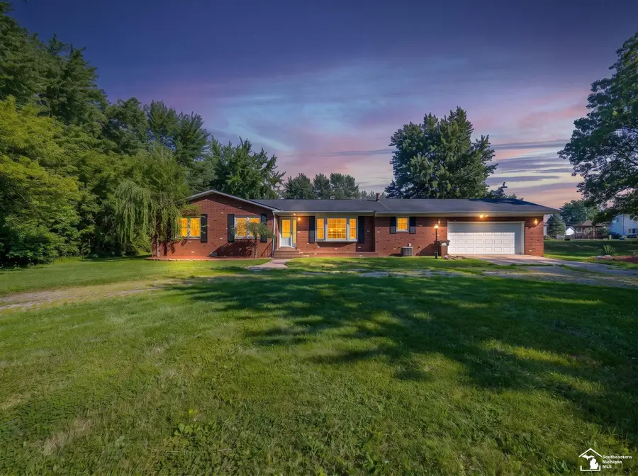 1810 Whipple ST, Carleton, MI 48117 - #2