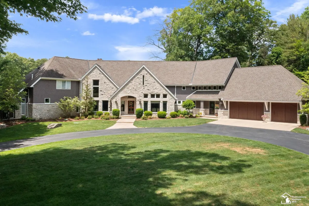 6217 Flanders RD, Ottawa Lake, MI 49267 - #1