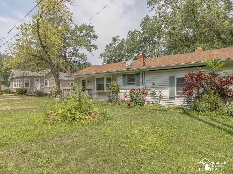 3840 W Erie RD, Temperance, MI 48182 - #2