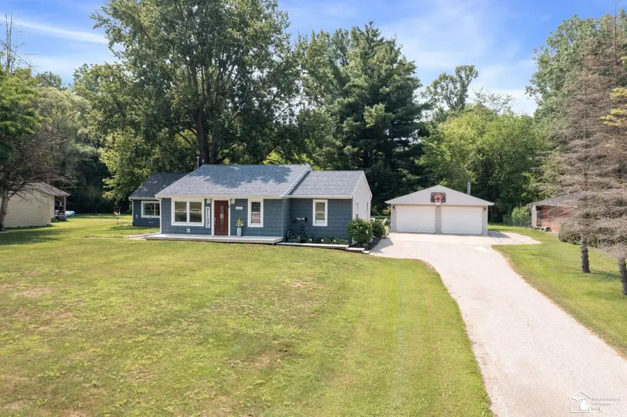 1811 Center DR, Temperance, MI 48182 - #2