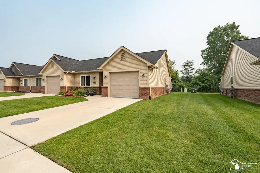 5106 Volterra DR, Monroe, MI 48161 - #3
