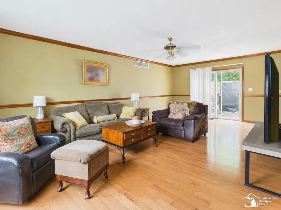 817 W 5th ST, Monroe, MI 48161 - #2