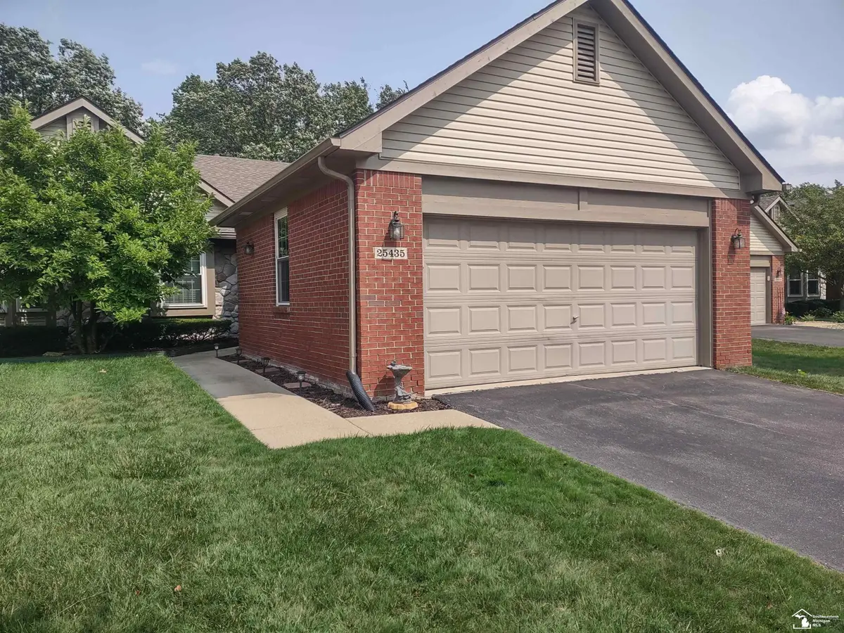 25435 TARA LANE LN, Brownstown, MI 48134 - #1