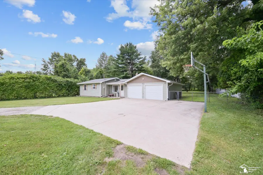 9831 Summerfield RD, Temperance, MI 48182 - #3