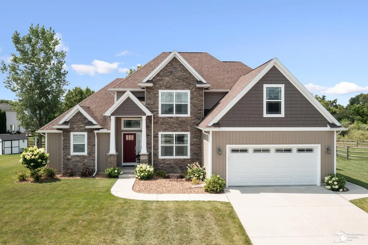 9275 Village Meadows DR, Temperance, MI 48182 - #1