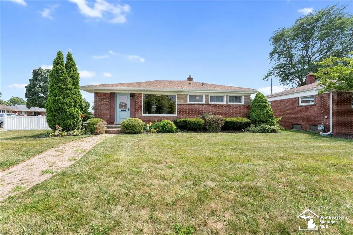 2938 Norwood DR, Trenton, MI 48183 - #1