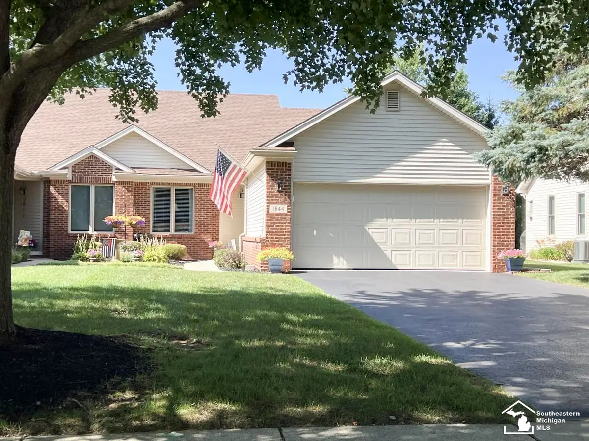 1644 Spruce CT, Temperance, MI 48182 - #1