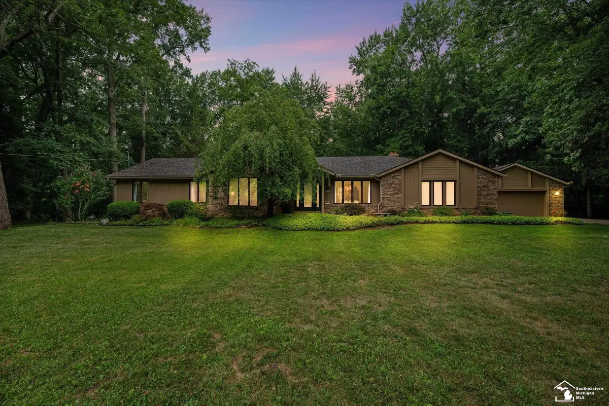 10765 Whiteford RD, Petersburg, MI 49270 - #1
