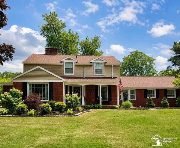 1365 Trenton RD, Adrian, MI 49221
