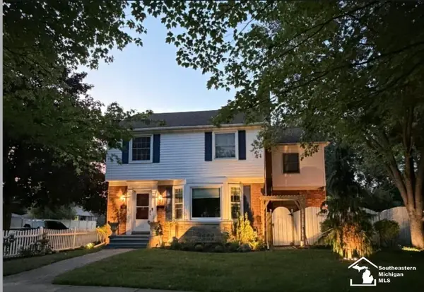 1540 Davis ST, Wyandotte, MI 48192