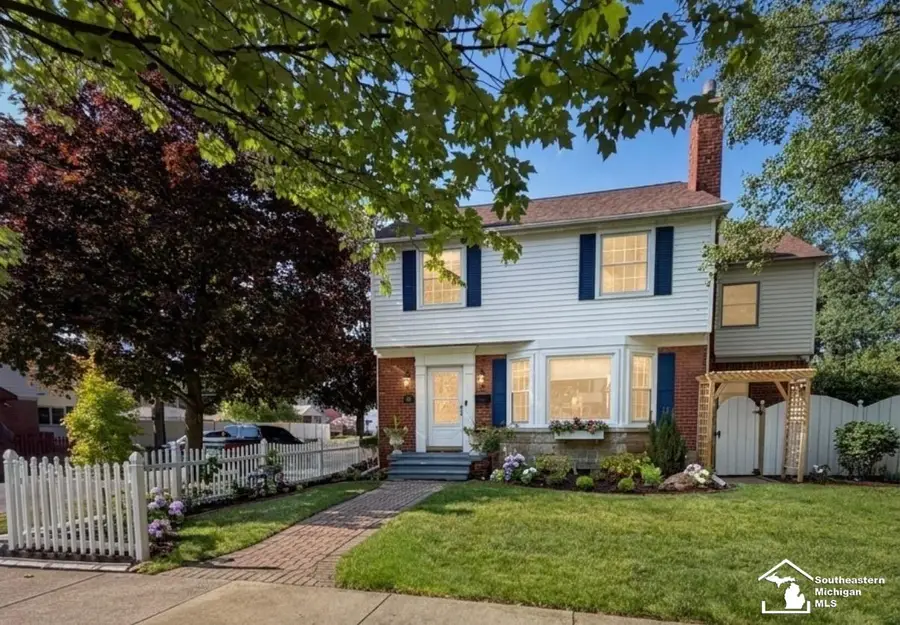 1540 Davis ST, Wyandotte, MI 48192 - #2