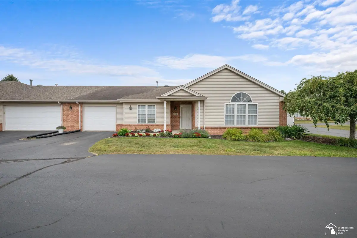 2412 Sutton DR, Temperance, MI 48182 - #1