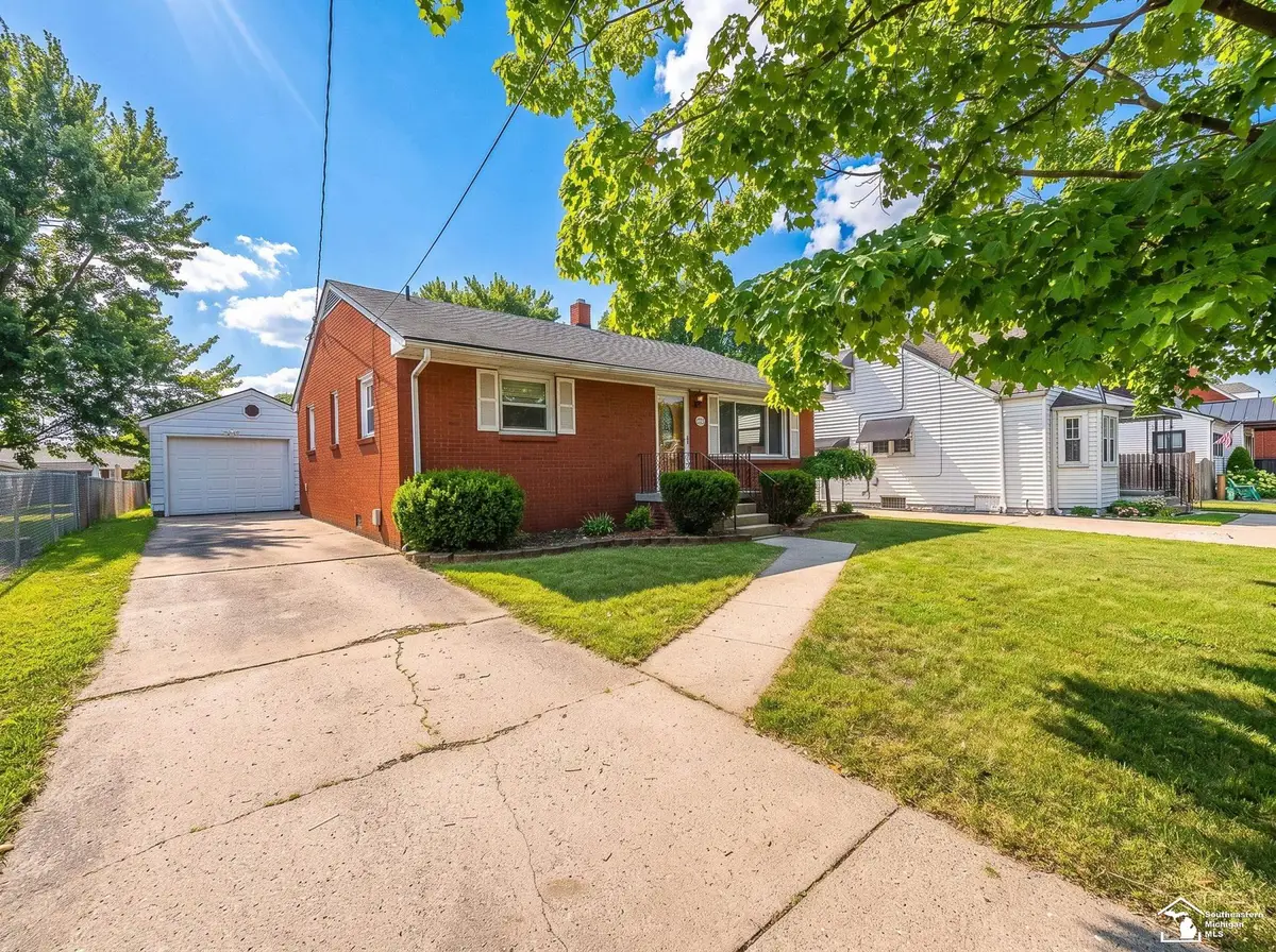 5929 Oakwood DR, Monroe, MI 48161 - #1