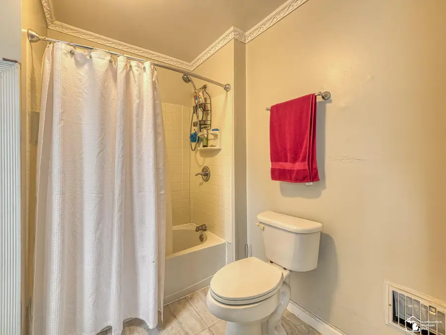 711 Harrison ST, Monroe, MI 48161 - #3