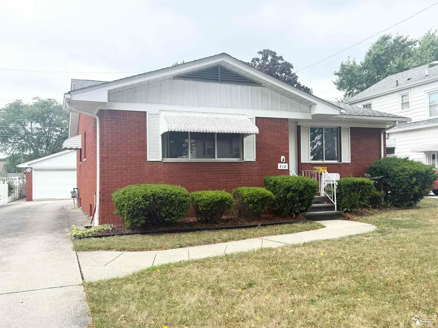 712 Wolverine AVE, Monroe, MI 48161 - #2