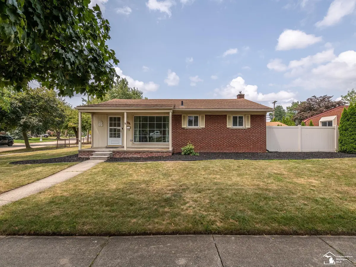 3290 Maxwell ST, Trenton, MI 48183 - #1