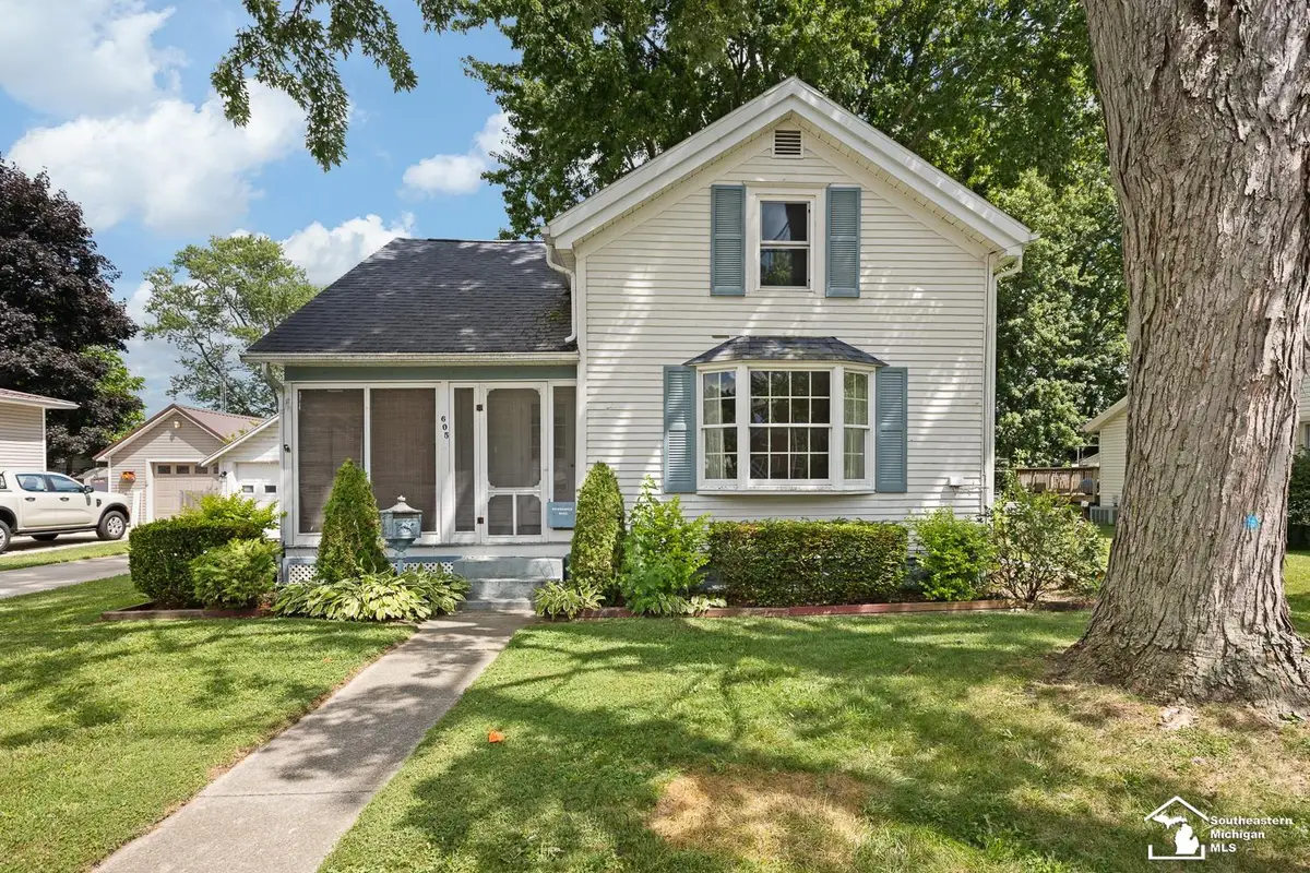 605 Giles AVE, Blissfield, MI 49228 - #1