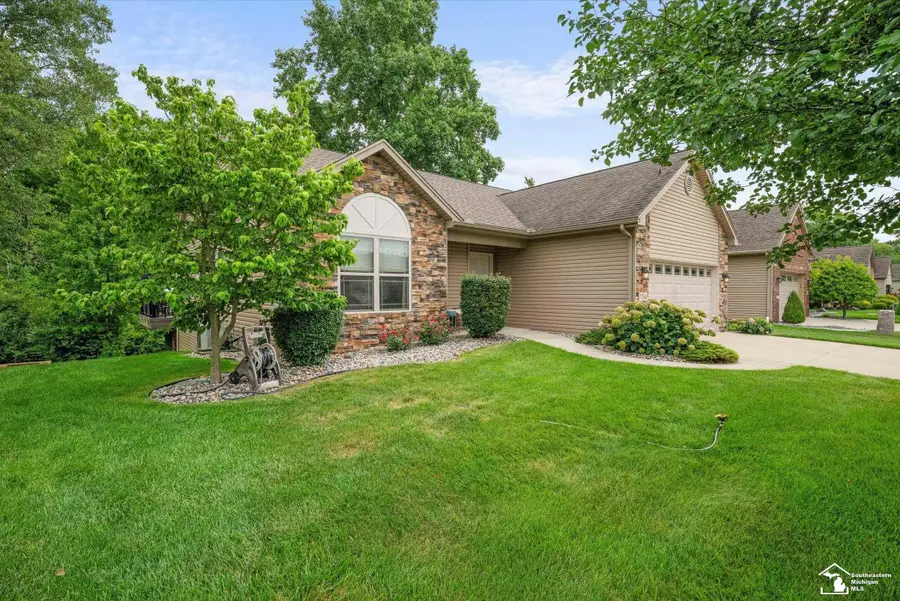 7266 Grey Estates DR, Lambertville, MI 48144 - #2