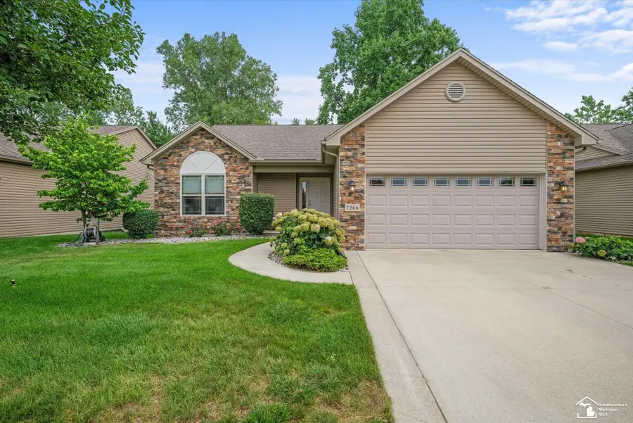 7266 Grey Estates DR, Lambertville, MI 48144 - #3