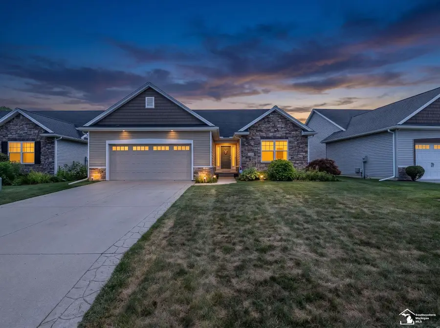 3549 Summer Breeze DR, Lambertville, MI 48144 - #2
