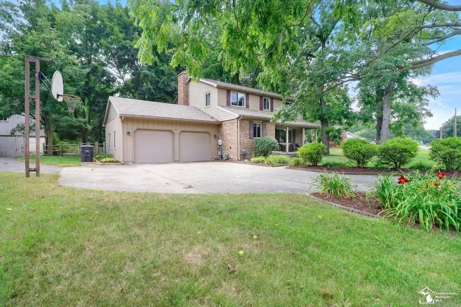 3317 Springdale DR, Lambertville, MI 48144 - #2