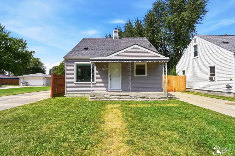 9326 Lincoln ST, Taylor, MI 48180 - #2