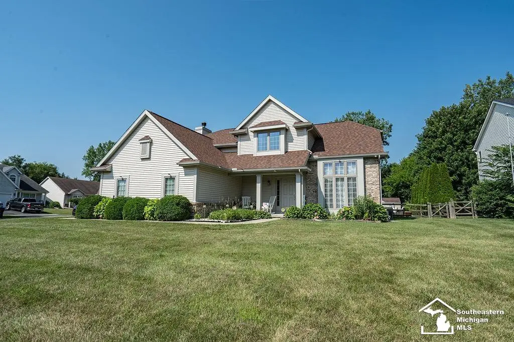 6829 Pine Creek CT, Bedford, MI 48182 - #1