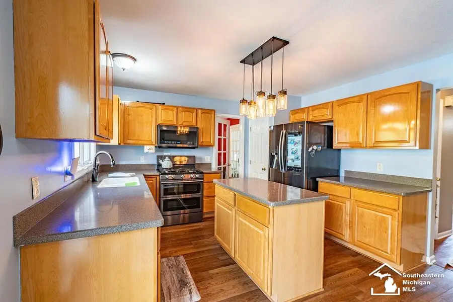 6829 Pine Creek CT, Bedford, MI 48182 - #3