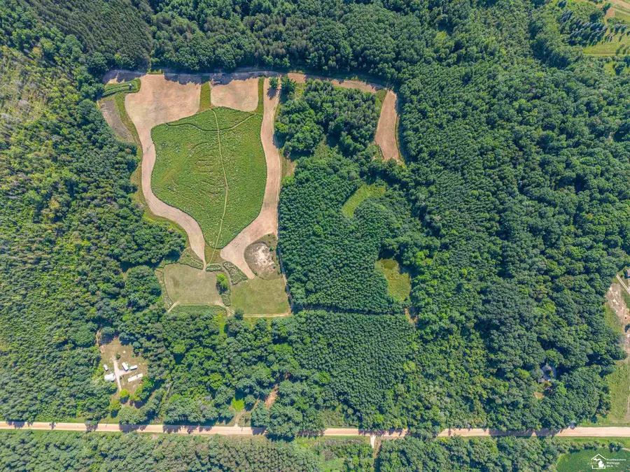 3850 N Clarwin AVE, Gladwin, MI 48624 - #3
