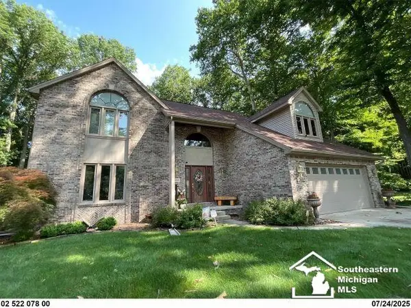 2084 Stoneybrook LN, Temperance, MI 48182